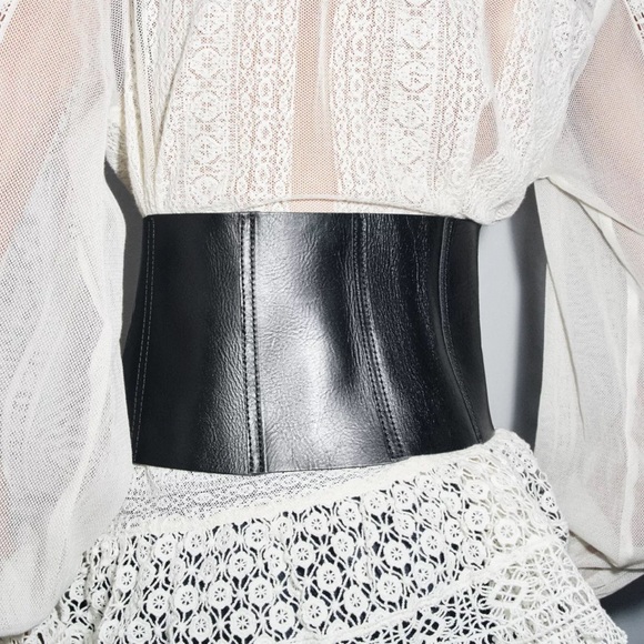 Zara 100% TEXTURED LEATHER CORSET BELT - Picture 3 of 6